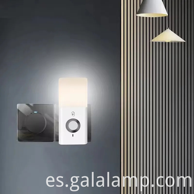 Luz nocturna LED activada por movimiento inteligente con puerto USB